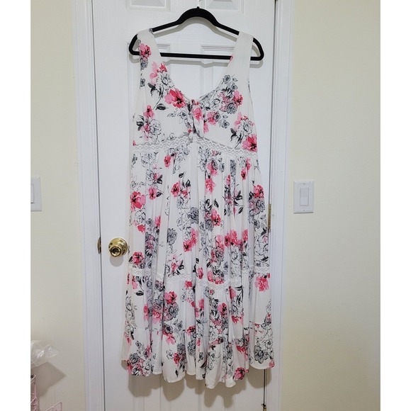 torrid Dresses & Skirts - Torrid Floral Lace Trim Tiered Midi Dress White Pink Rayon Smocked Back Size 2